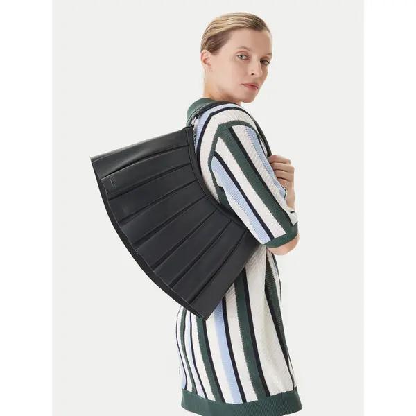 Lacoste Torbica Lacoste NU5015DP Crna