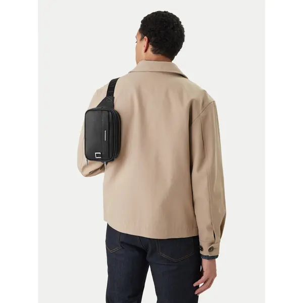 Armani Exchange Torbica oko struka﻿ Armani Exchange XM002037 AF19931 UC001 Crna