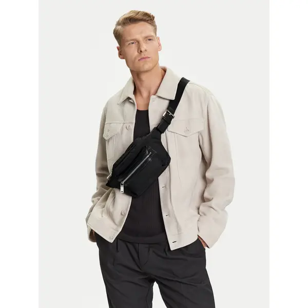 Calvin Klein Torbica oko struka﻿ Calvin Klein Contrast Belt Bag LV04D3073G Crna