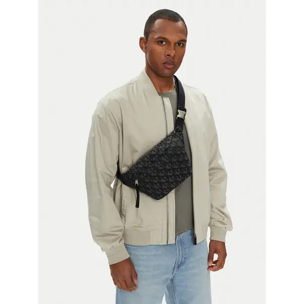 Calvin Klein Jeans Torbica oko struka﻿ Calvin Klein Jeans Unstructured Monogram Waistbag LV04G3177G Crna