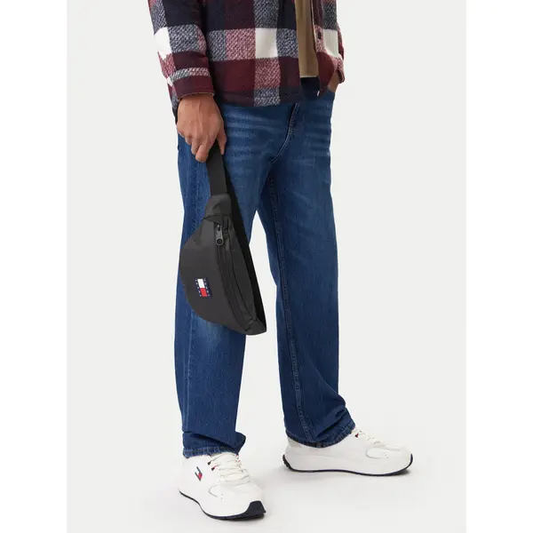 Tommy Jeans Torbica oko struka﻿ Tommy Jeans Tjm Daily Tech Bumbag AM0AM13873 Crna