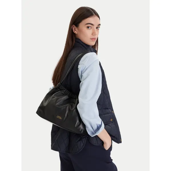 Tommy Hilfiger Torbica Tommy Hilfiger Soft Leather Shoulder Bag AW0AW18307 Crna