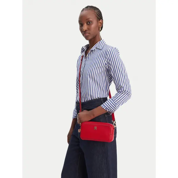 Tommy Hilfiger Torbica Tommy Hilfiger Th Daily Camera Bag AW0AW18377 Crvena