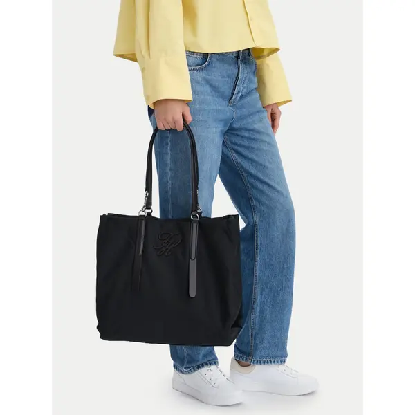 Tommy Hilfiger Torbica Tommy Hilfiger Th Elevated Nylon Tote AW0AW18406 Crna