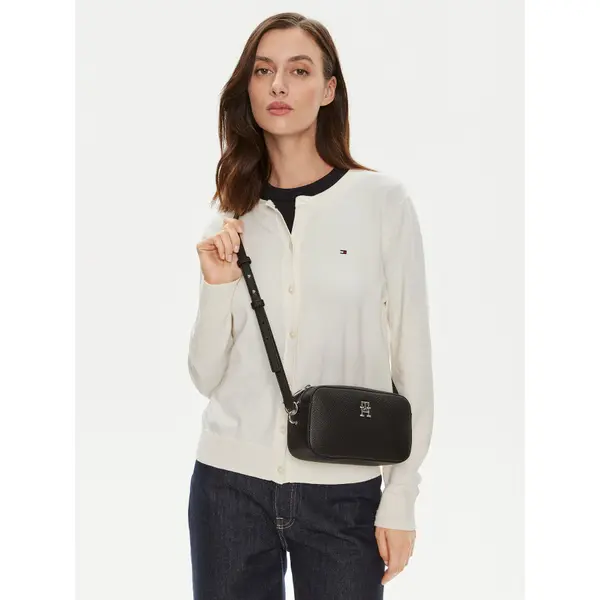 Tommy Hilfiger Torbica Tommy Hilfiger Th Emblem Camera Bag AW0AW15179 Crna