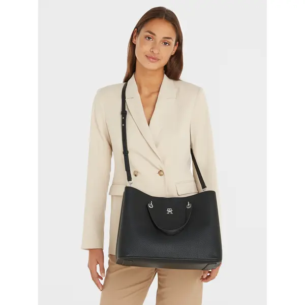 Tommy Hilfiger Torbica Tommy Hilfiger Th Emblem Satchel AW0AW15177 Crna