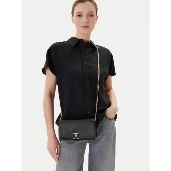 Tommy Hilfiger Torbica Tommy Hilfiger Th Her Flap W/Chain AW0AW17403 Crna