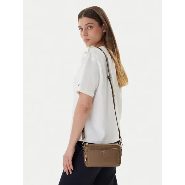Tommy Hilfiger Torbica Tommy Hilfiger Th Icon Camera Bag AW0AW18120 Smeđa
