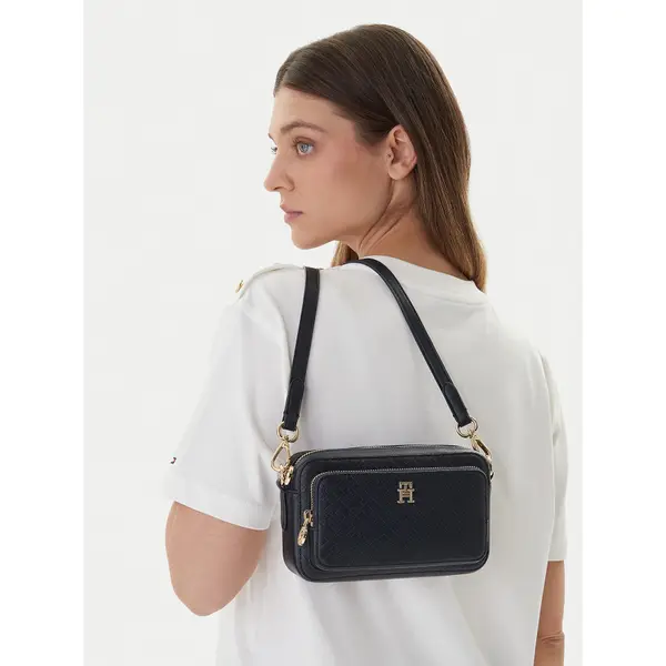 Tommy Hilfiger Torbica Tommy Hilfiger Th Icon Camera Bag Mono AW0AW18121 Tamnoplava