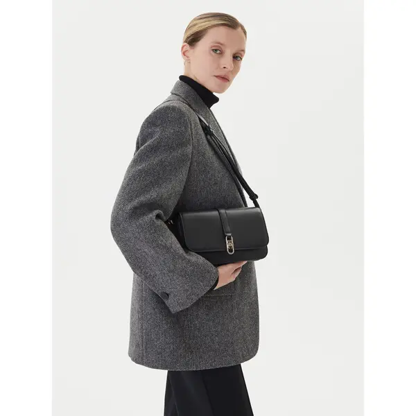 Tommy Hilfiger Torbica Tommy Hilfiger Th Libre Flap Crossover AW0AW17723 Crna