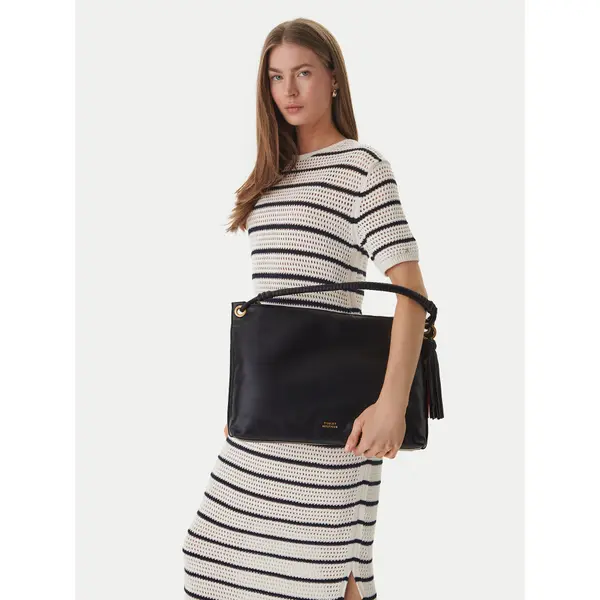 Tommy Hilfiger Torbica Tommy Hilfiger Th Statement Leather Bag AW0AW18621 Crna
