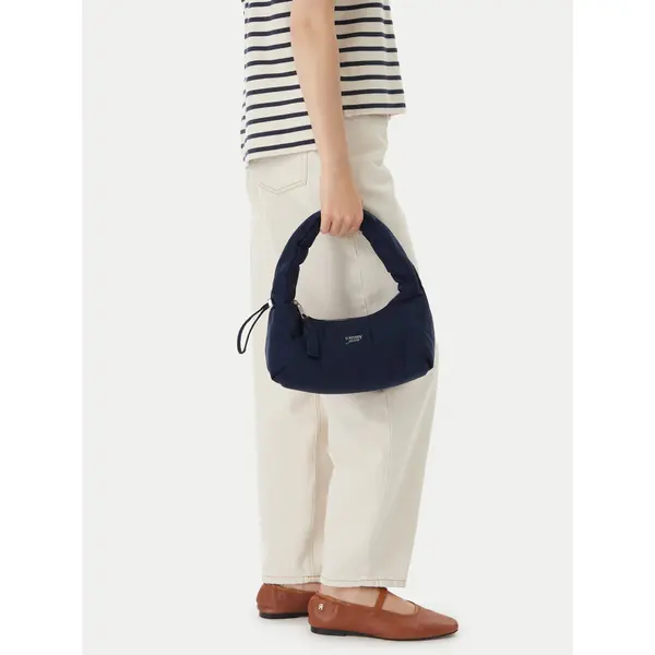 Tommy Jeans Torbica Tommy Jeans Metal Logo Padded Strap Shoulder Bag AW0AW18583 Tamnoplava