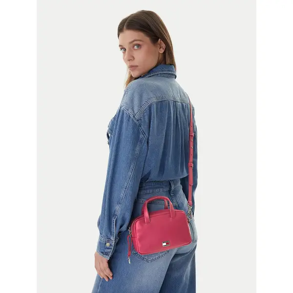 Tommy Jeans Torbica Tommy Jeans Tjw City Trunk Crossover AW0AW18084 Crvena
