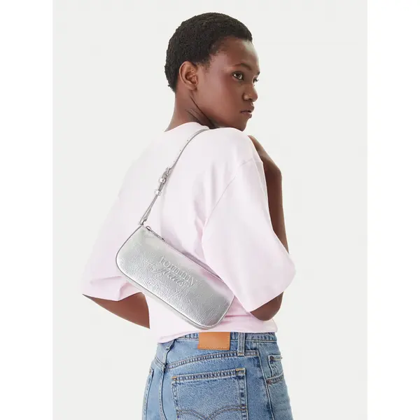 Tommy Jeans Torbica Tommy Jeans Tjw Must Metallic Shoulder Bag AW0AW18457 Srebrna