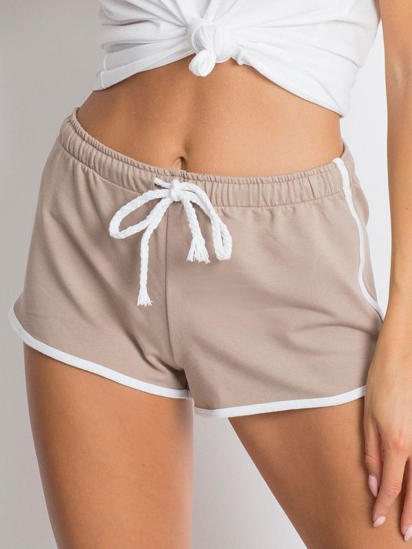 Fashionhunters Beige sweat shorts