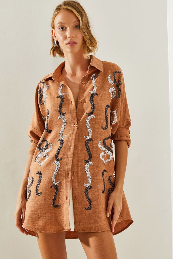 Bianco Lucci Bianco Lucci Women's Embroidered Stone Oversize Shirt