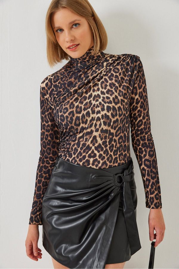 Bianco Lucci Bianco Lucci Women's Turtleneck Patterned Blouse 358-1