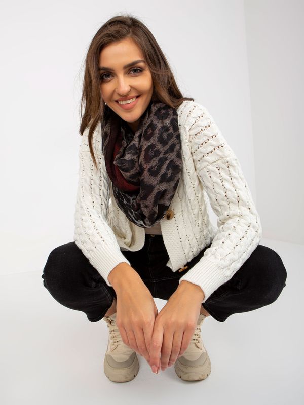 Fashionhunters Black and red scarf with animal pattern