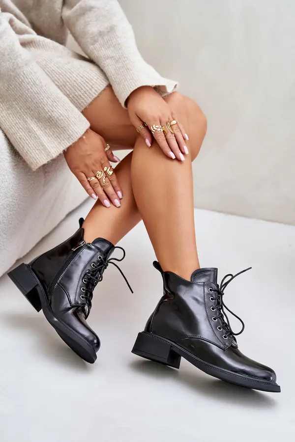 EVENTO Black lacquered leather ankle boots with Bellani lining