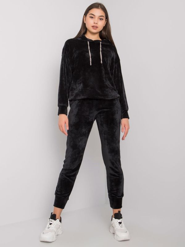 Fashionhunters Black two-piece velour set