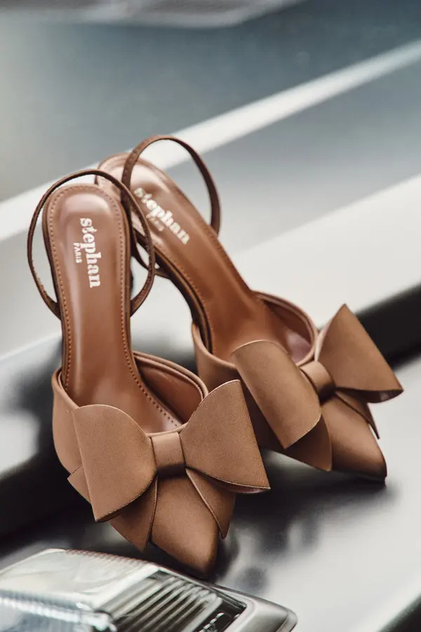 Boto Boto High heels with open heels and bow Brown Eklevia