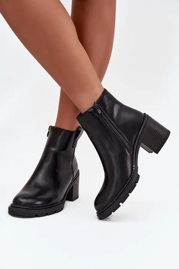 Boto Boto Insulated women's ankle boots made of eco leather with heel black Alvena