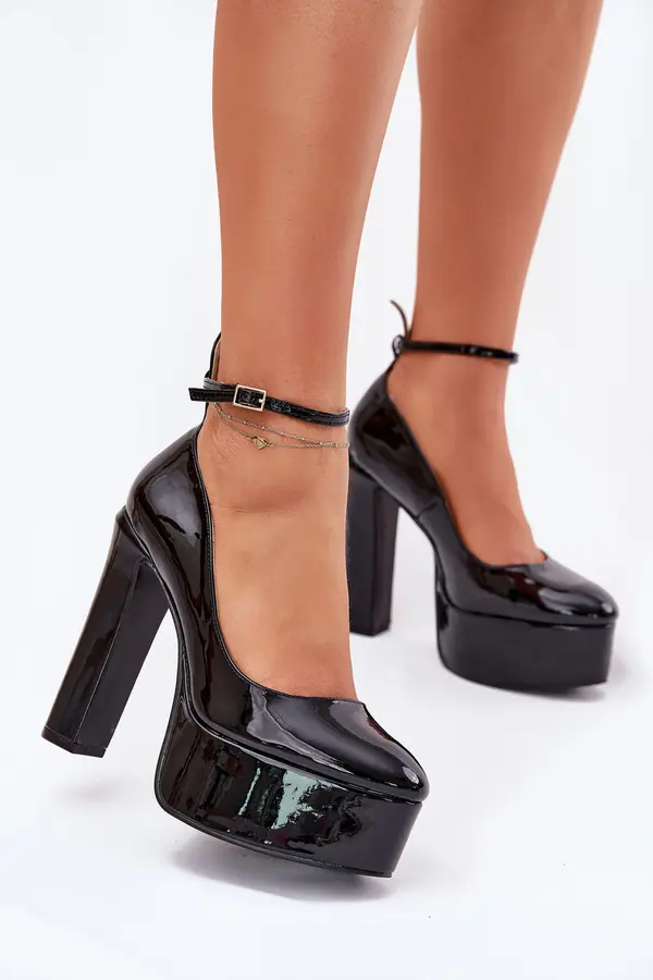 Boto Boto Lacquered High Heel And Platform Pumps Black Nianka