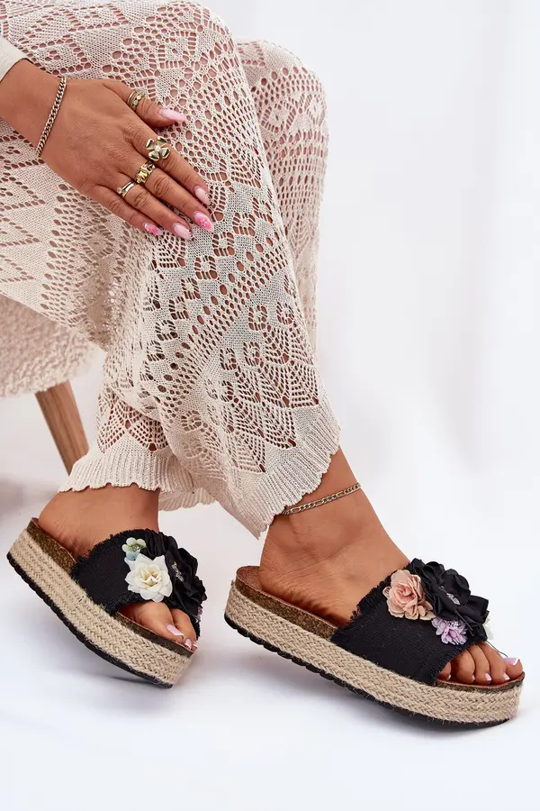 Boto Boto Women's Sandals With Flowers Platform With Braiding Black Zenvanis