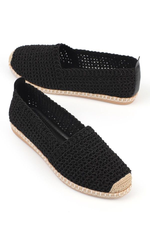 Capone Outfitters Capone Outfitters Capone Women's Oval Toe Black Slip On Thread Espadrilles
