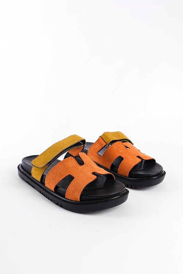 Capone Outfitters Capone Outfitters Hrm Banded Women's Slippers