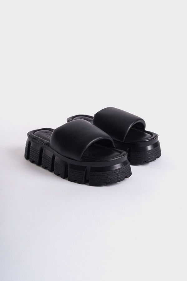 Capone Outfitters Capone Outfitters Tello Women's Wedge Heel Single Strap Slippers