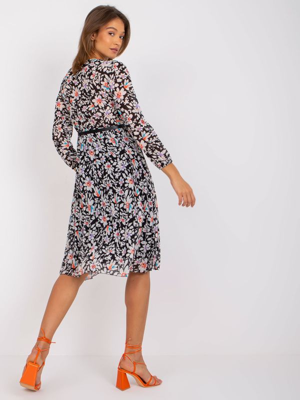 Fashionhunters Crna haljina s cvjetnim printom Girona