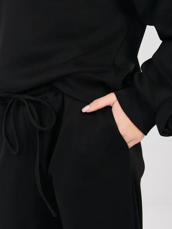 Italy Moda Crna trenirka