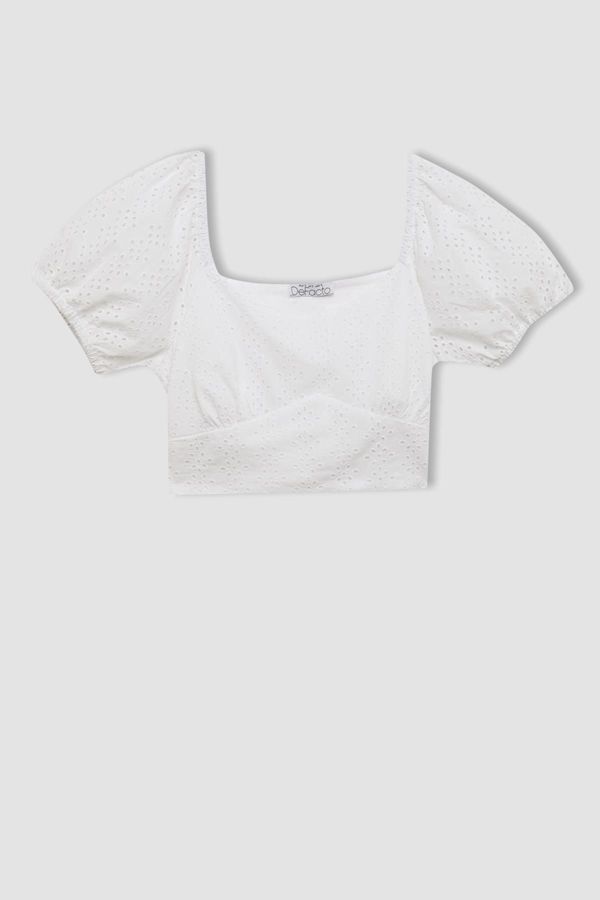 DEFACTO DEFACTO Fitted U Neck Embroidered Embroidery Short Sleeve Blouse