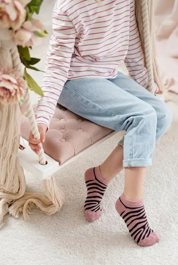 Milena Dječje čarape do gležnjeva Milena Zebra Pink