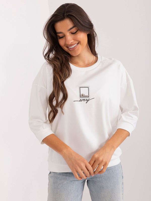 Fashionhunters Ecru casual blouse with print