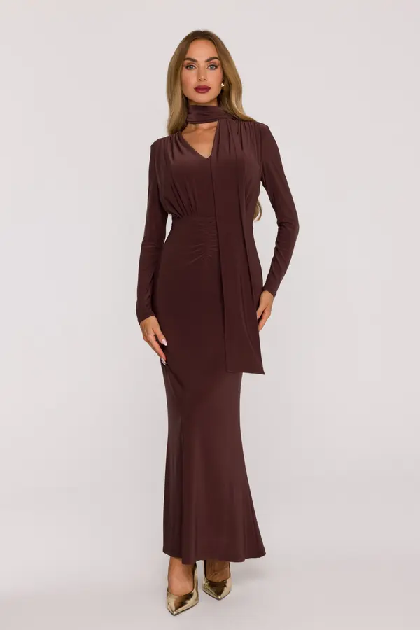 Made Of Emotion Elegantna maxi haljina Made Of Emotion s remenom - smeđa