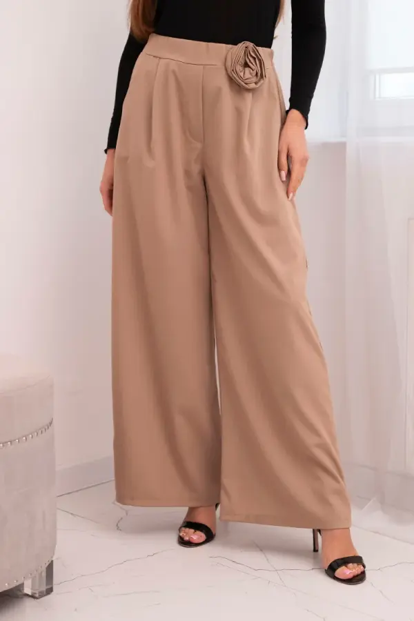 Kesi Włoski Elegantne ženske hlače s cvjetnim ukrasom