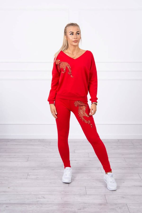 Kesi Fitted with panther red zircon