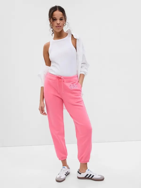 GAP GAP Sweatpants logotip runo - Žene