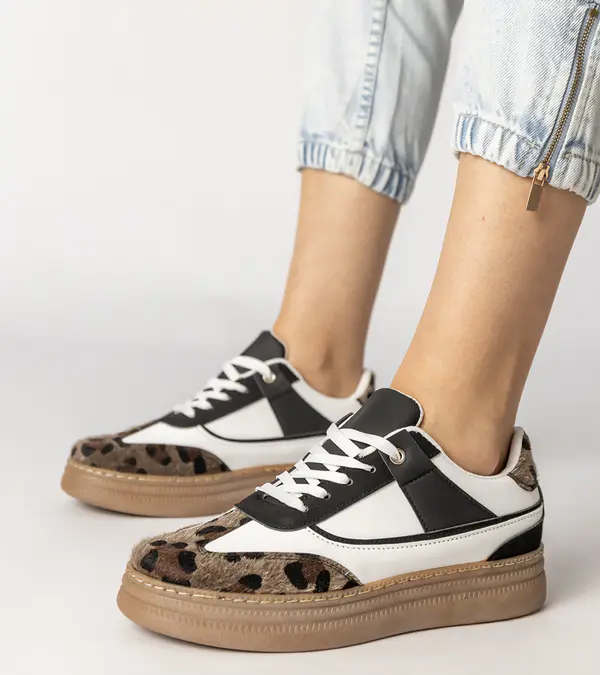 Gemre Gemre Black and white sneakers with leopard print accents Meril