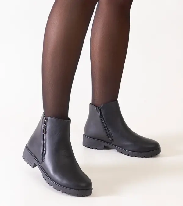 Gemre Gemre Black ankle boots with metal inserts eco-leather Branda