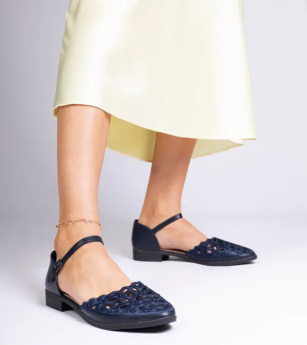 D/CEO Gemre Navy blue openwork sandals with rhinestones Kalsy