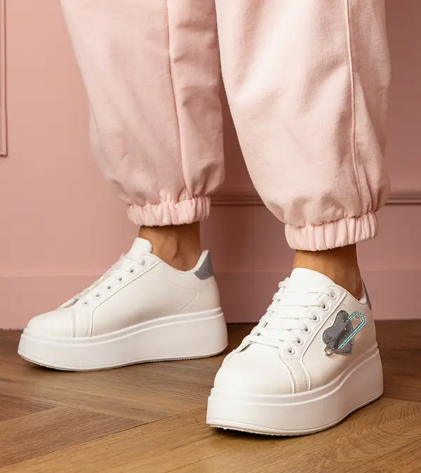 Gemre Gemre White sneakers with a blue heart and rhinestones Lerisol