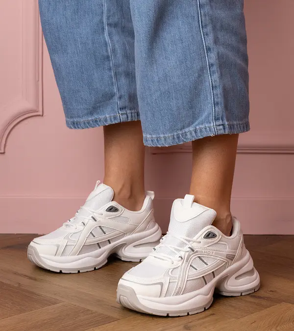 Gemre Gemre White sporty sneakers on a chunky sole Manora