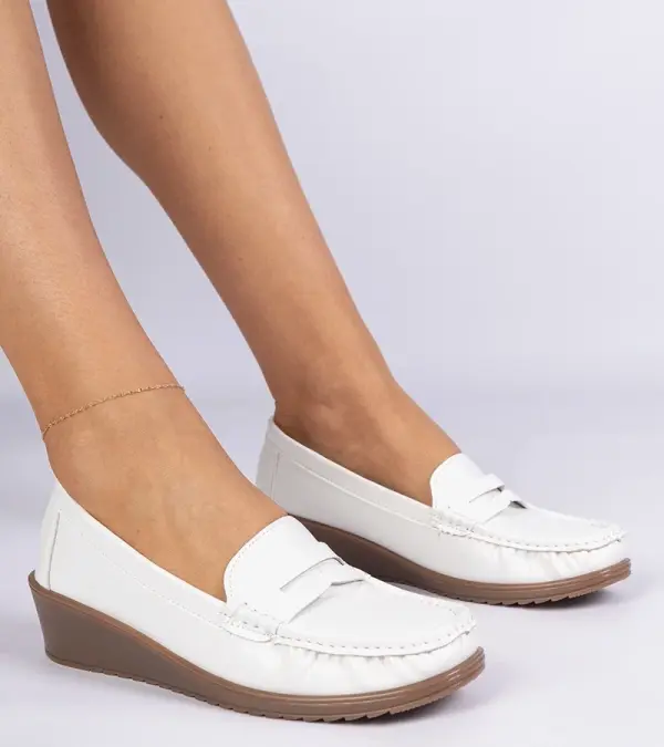 Gemre Gemre White women's wedge moccasins Zorani