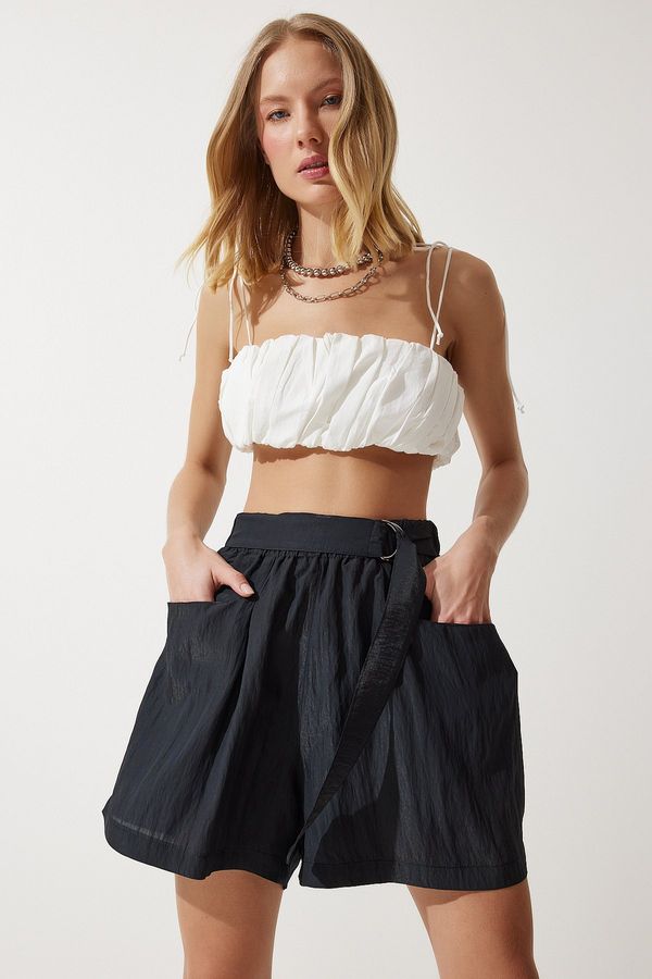 Happiness İstanbul Happiness İstanbul Women's Black Belted City Length Woven Shorts