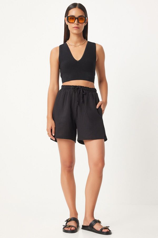 Happiness İstanbul Happiness İstanbul Women's Black Pocket Muslin Shorts