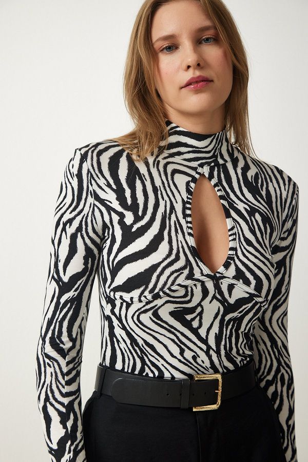 Happiness İstanbul Happiness İstanbul Women's White Cut Out Detailed Patterned Knitted Blouse