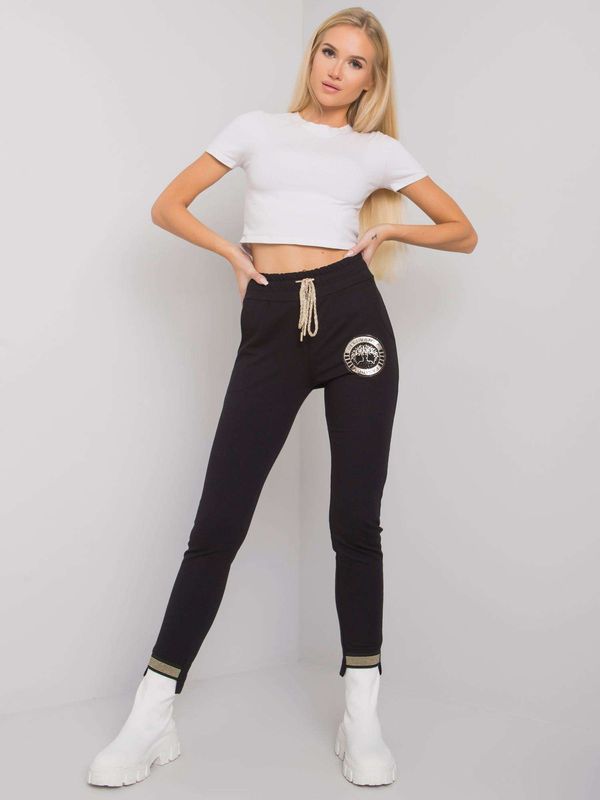 RELEVANCE Hlače s crnim gumbom tvrtke Lancaster